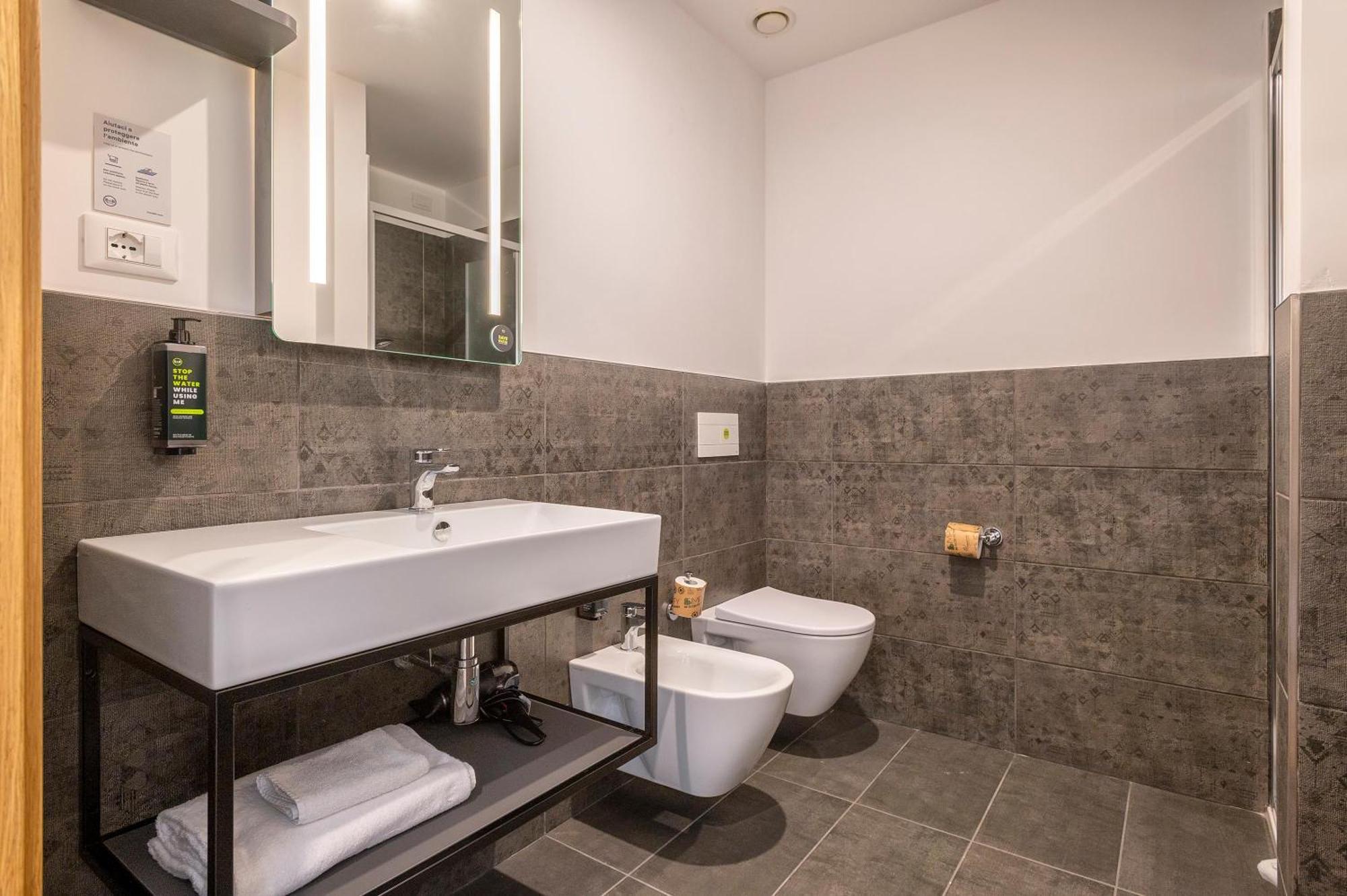 B&B Hotel ساساري المظهر الخارجي الصورة