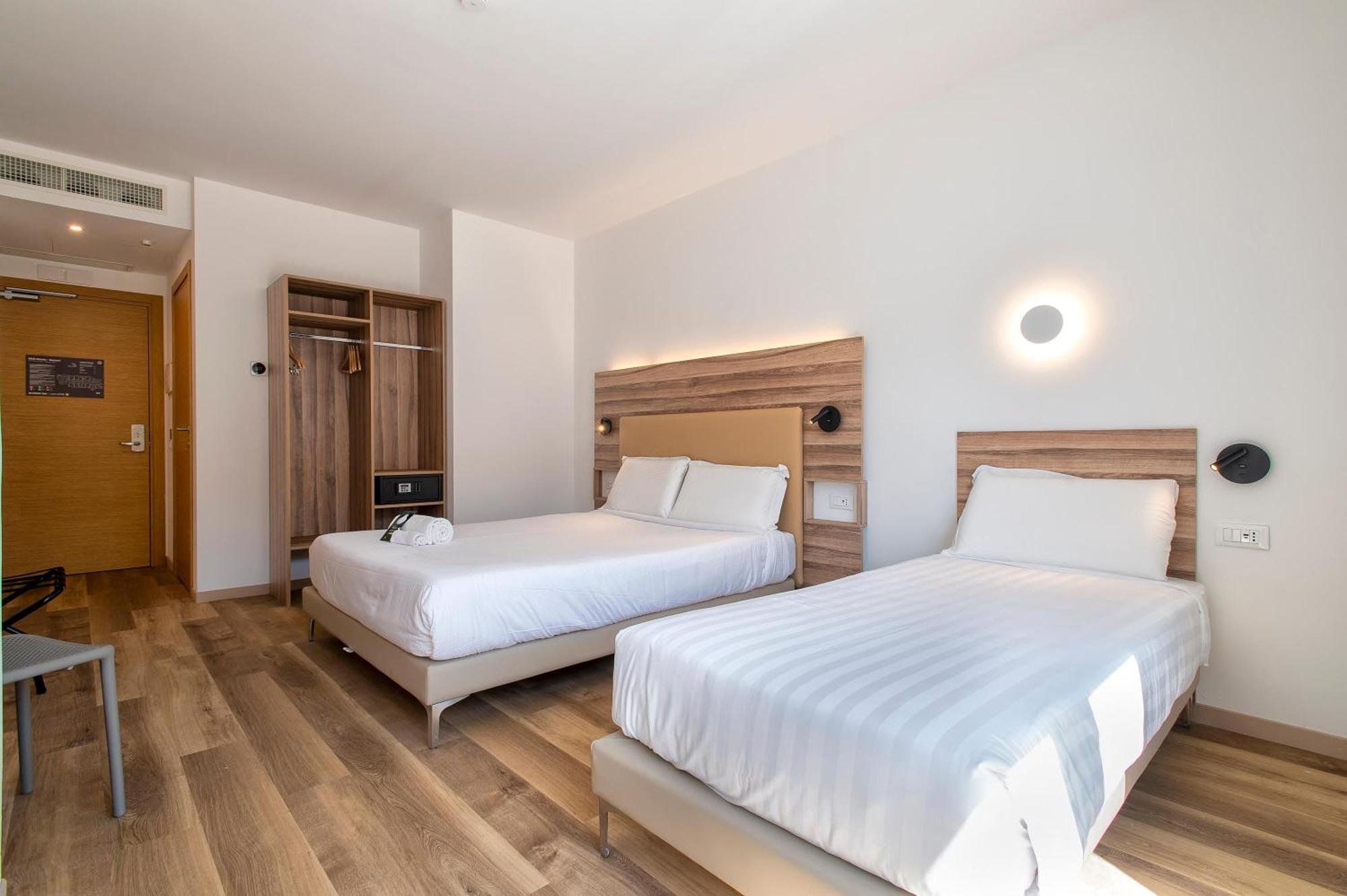B&B Hotel ساساري المظهر الخارجي الصورة