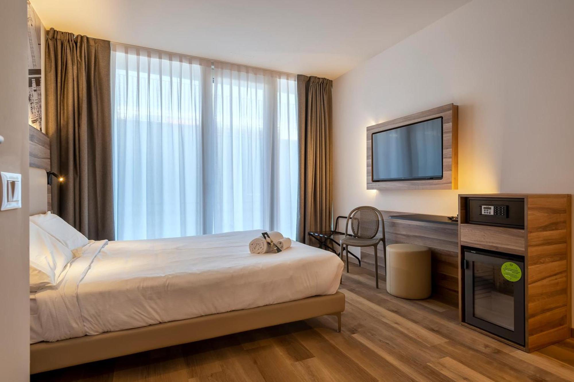 B&B Hotel ساساري المظهر الخارجي الصورة