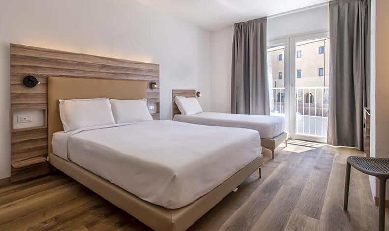 B&B Hotel ساساري المظهر الخارجي الصورة