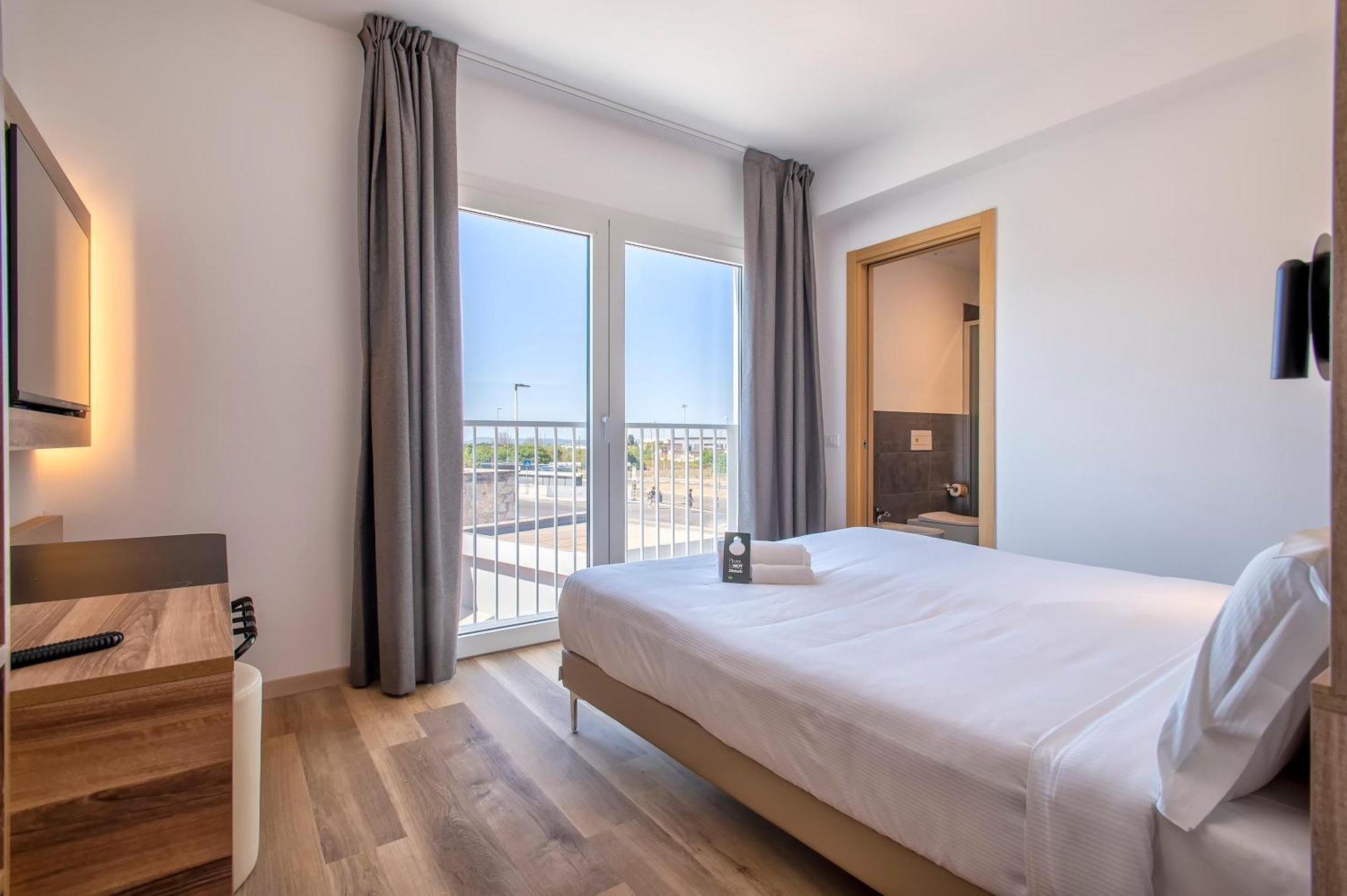 B&B Hotel ساساري المظهر الخارجي الصورة